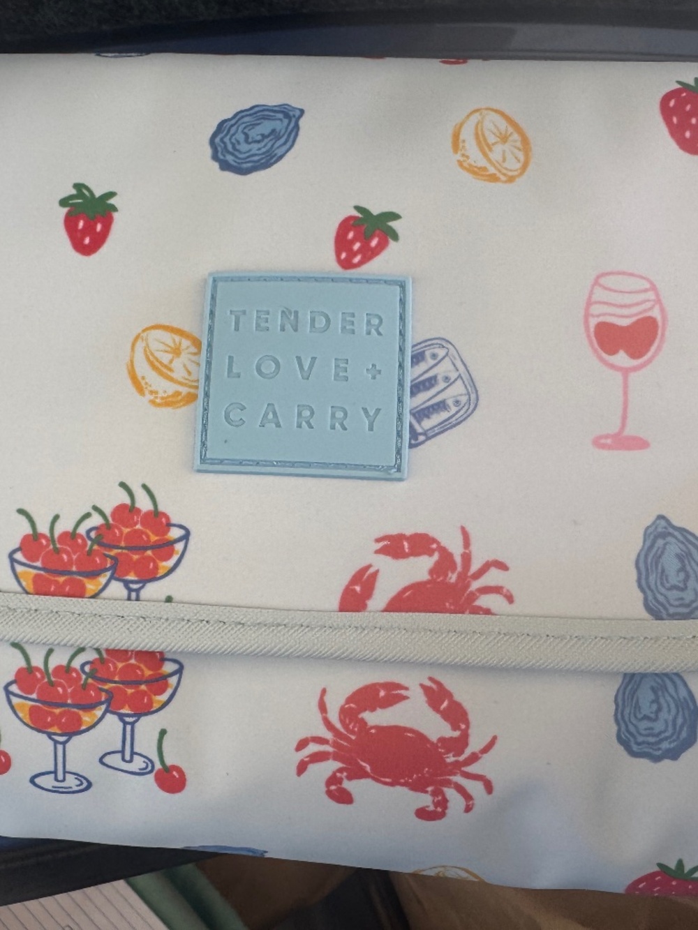 Tender Love + carry hanging toiletry organizer